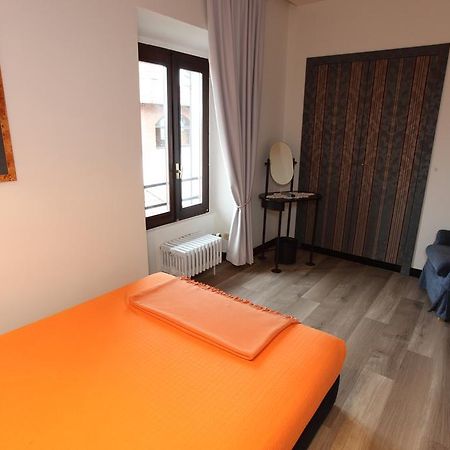 Il Castello B&B Varallo Pombia Екстер'єр фото