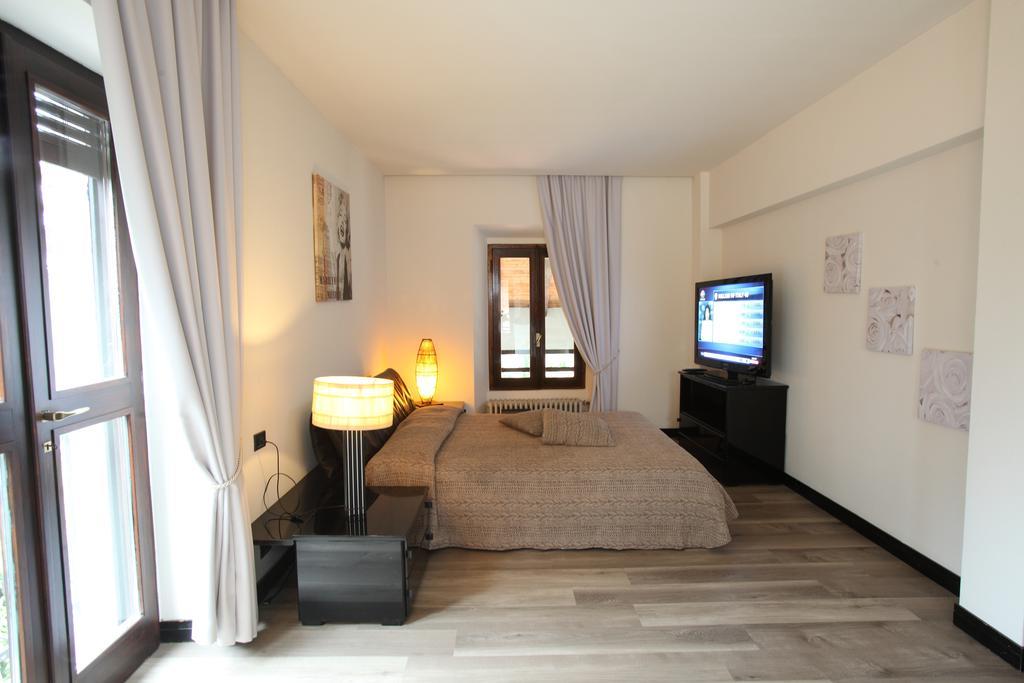 Il Castello B&B Varallo Pombia Екстер'єр фото