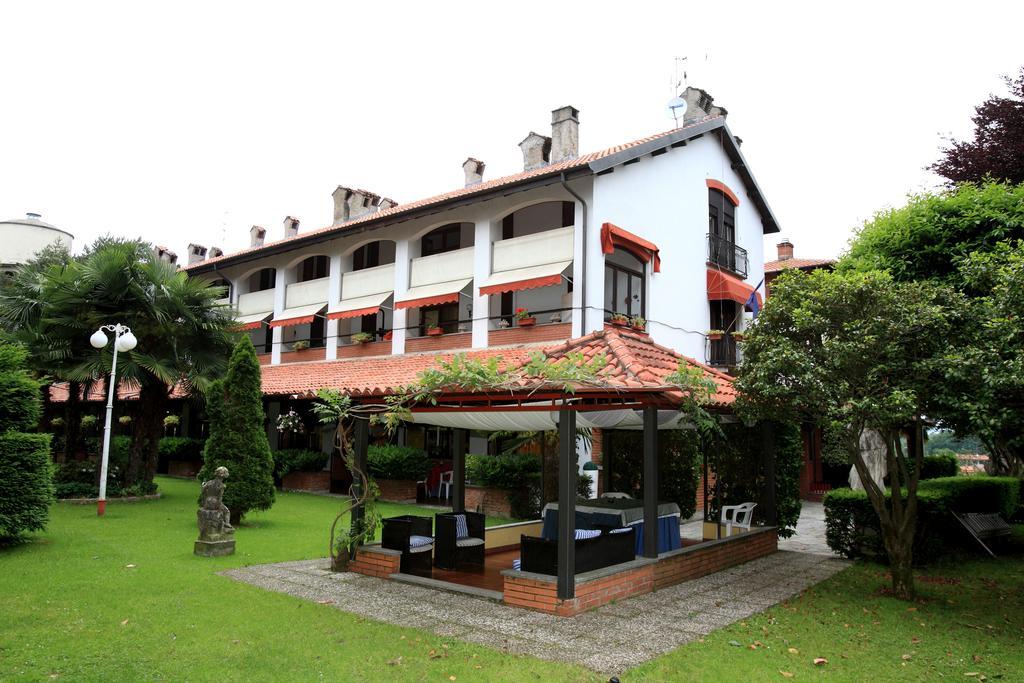 Il Castello B&B Varallo Pombia Екстер'єр фото