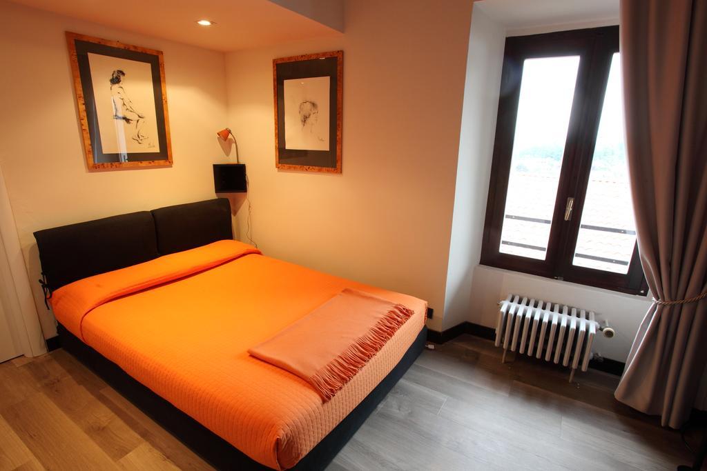 Il Castello B&B Varallo Pombia Екстер'єр фото